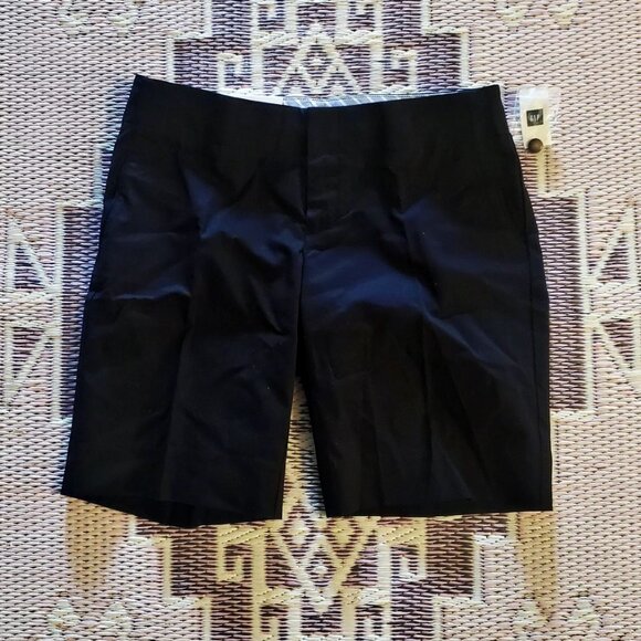 Women's GAP Hip Slung Fit Black Low Rise Stretch Long Chino Shorts Sz 2 NWT - Picture 1 of 4